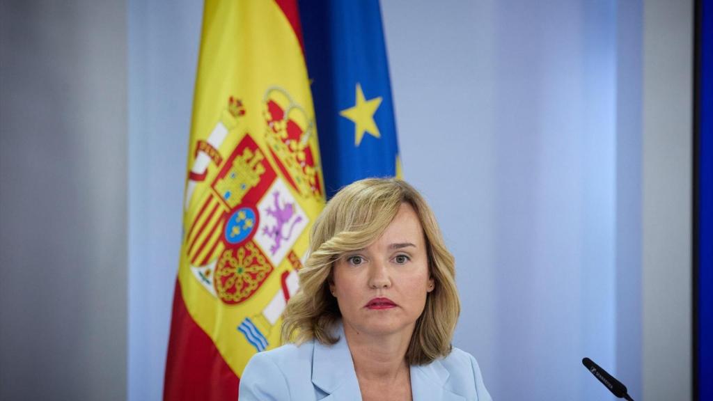 La ministra Portavoz y de Educación y Deporte, Pilar Alegría, durante una rueda de prensa posterior al Consejo de Ministros, en el Palacio de la Moncloa, a 8 de octubre de 2024, en Madrid (España).