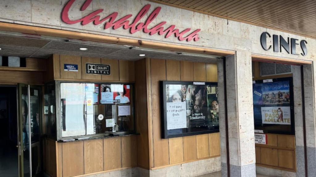 La entrada de los Cines Casablanca