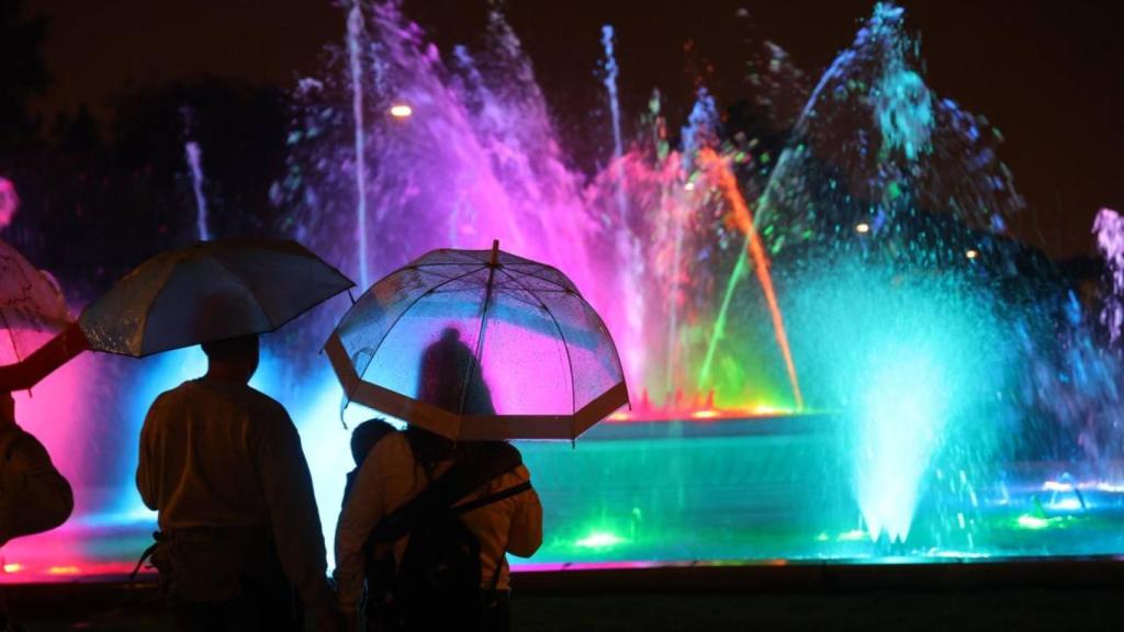 Espectáculo de luces en el parque José Antonio Labordeta, en Zaragoza.