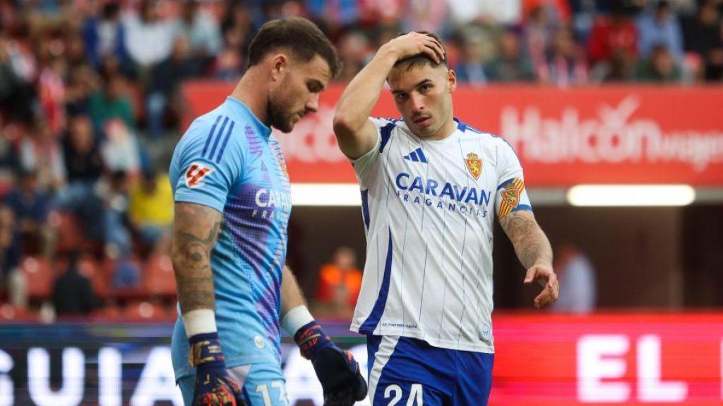 Poussin y Lluís López en el duelo frente al Sporting de Gijón.