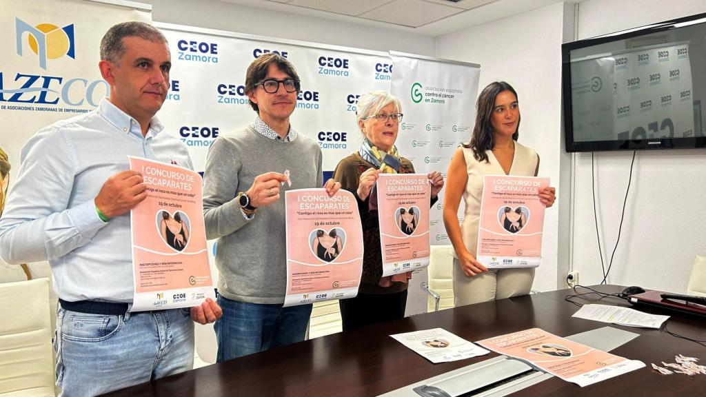 Presentación del primer concurso de escaparates de la AECC