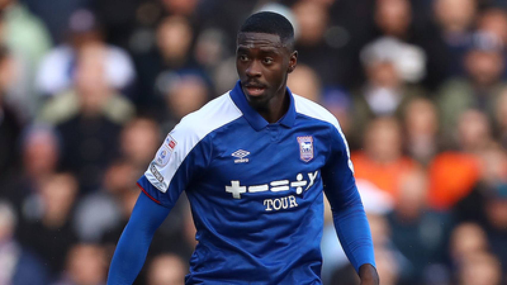 Axel Tuanzebe, durante un partido con el Ipswich Town.