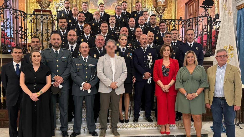 Fotografía con la cara de Manuel Serena pixelada. Foto: PSOE Hellín.