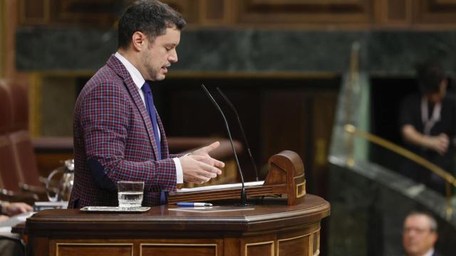 El diputado socialista Raúl Díaz interviene durante el Pleno celebrado este martes en el Congreso.