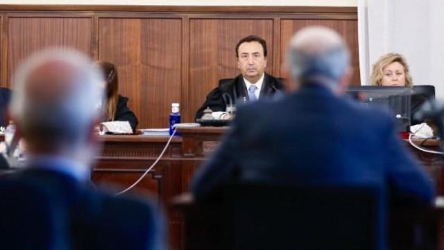 Los magistrados Juan Antonio Calle Peña y Encarnación Gómez Caselles durante el juicio del caso ERE.