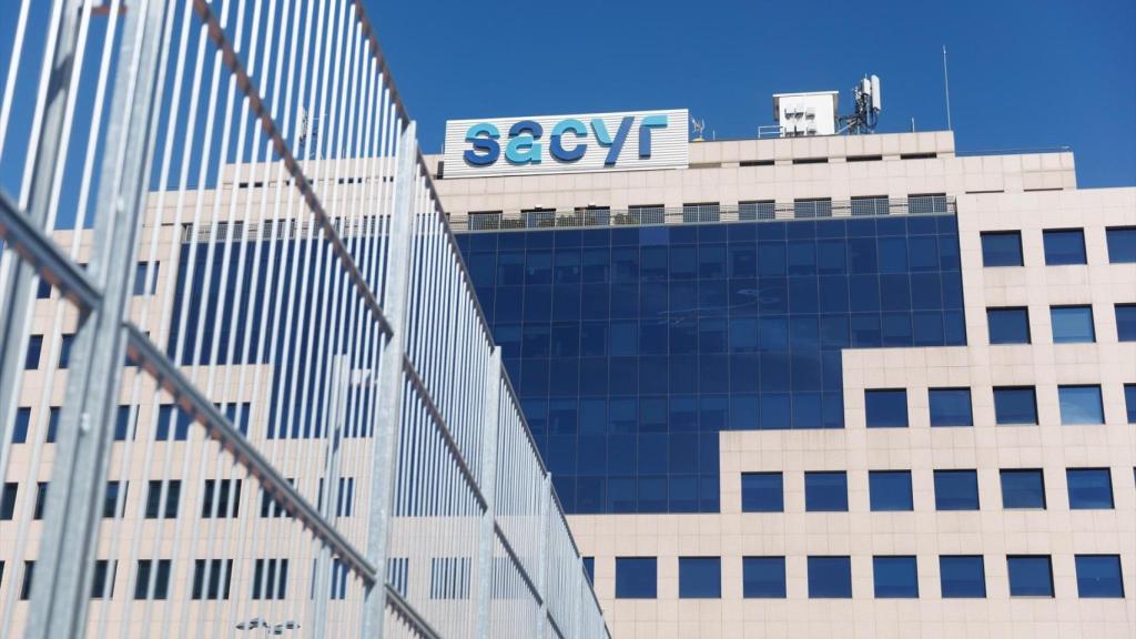 Fachada de la sede de Sacyr, a 27 de marzo de 2023, en Madrid.