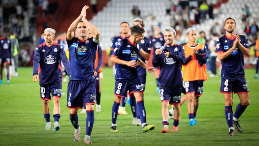 Los jugadores del Deportivo, tras un partido esta temporada.