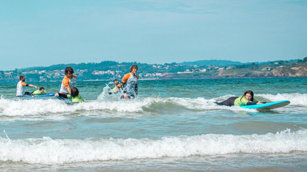 Clases de surf del Programa de Surf Inclusivo