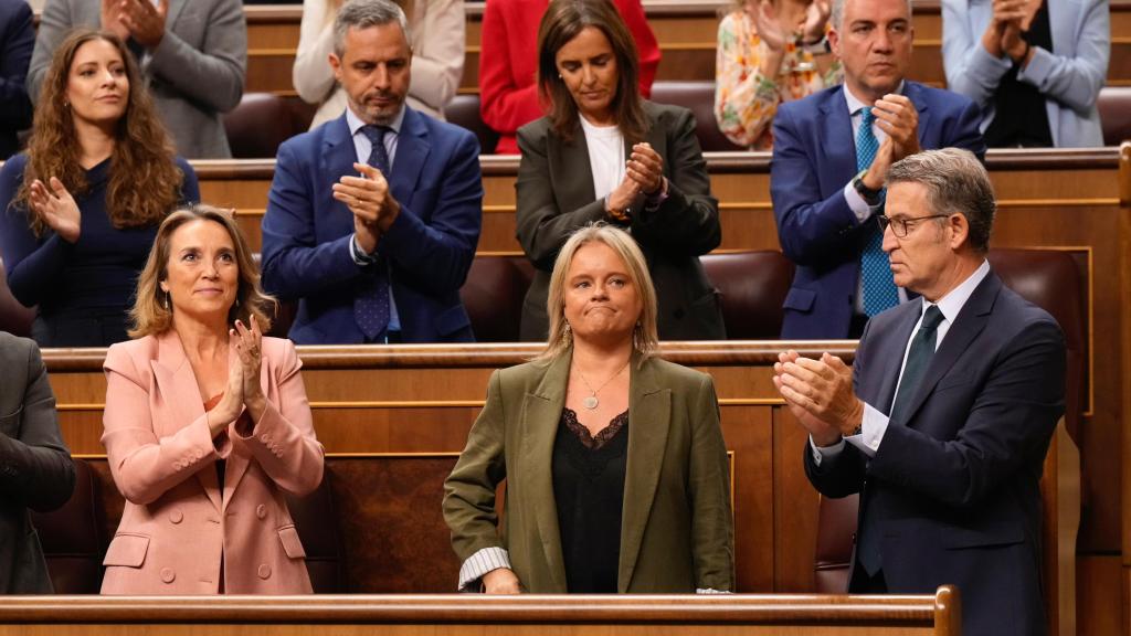 Cuca Gamarra, Marimar Blanco y Alberto Núñez Feijóo este miércoles en el Congreso.