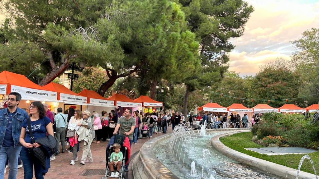 La Muestra Artesanal de Zaragoza, en la plaza de los Sitios.