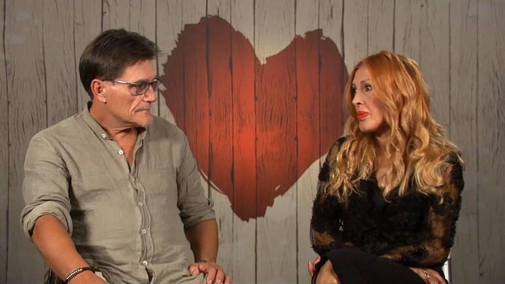 Pablo y Rosalía en 'First Dates'.