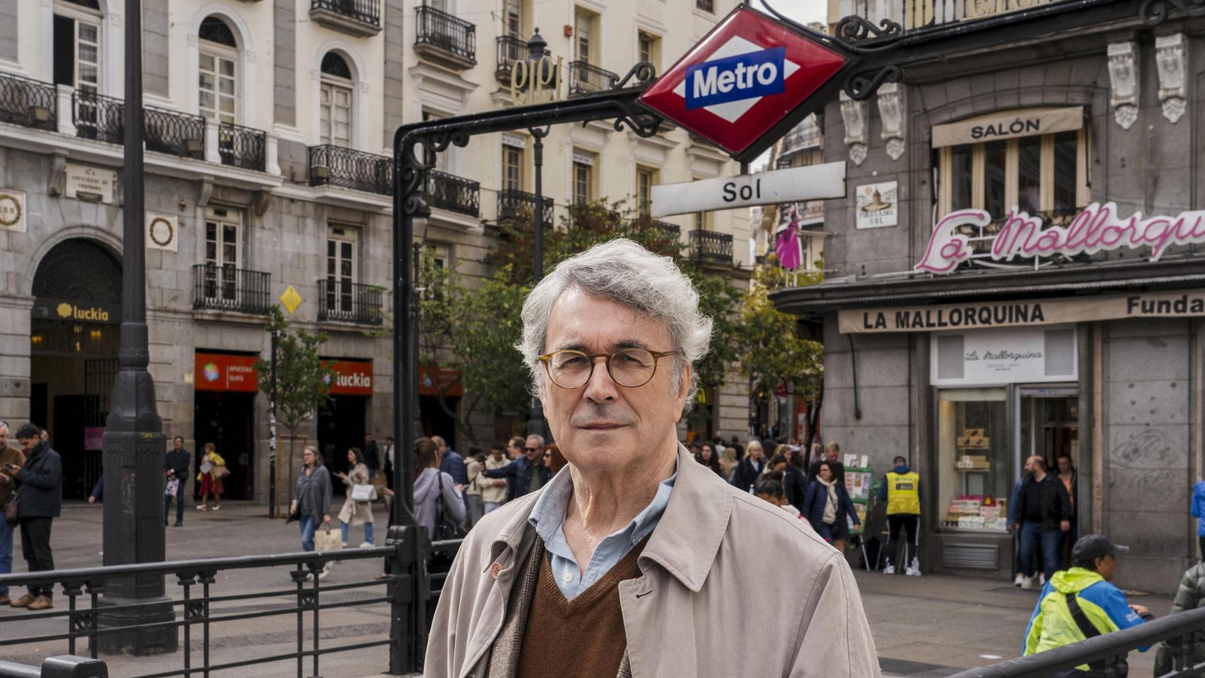 Andrés Trapiello en la Puerta del Sol. Foto: Carlos Ruiz B.k.