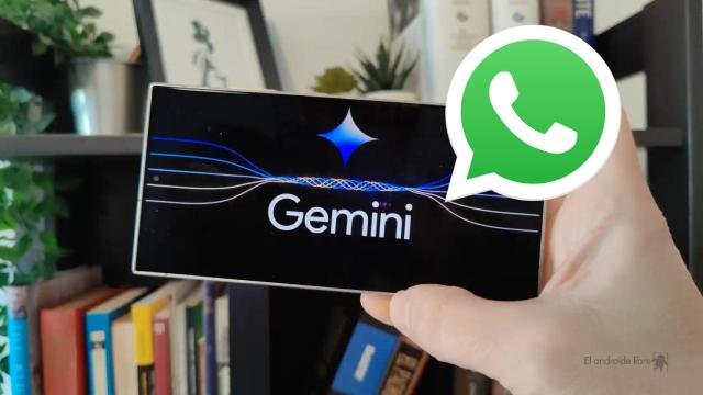 Fotomontaje de un móvil con Gemini y el icono de WhatsApp