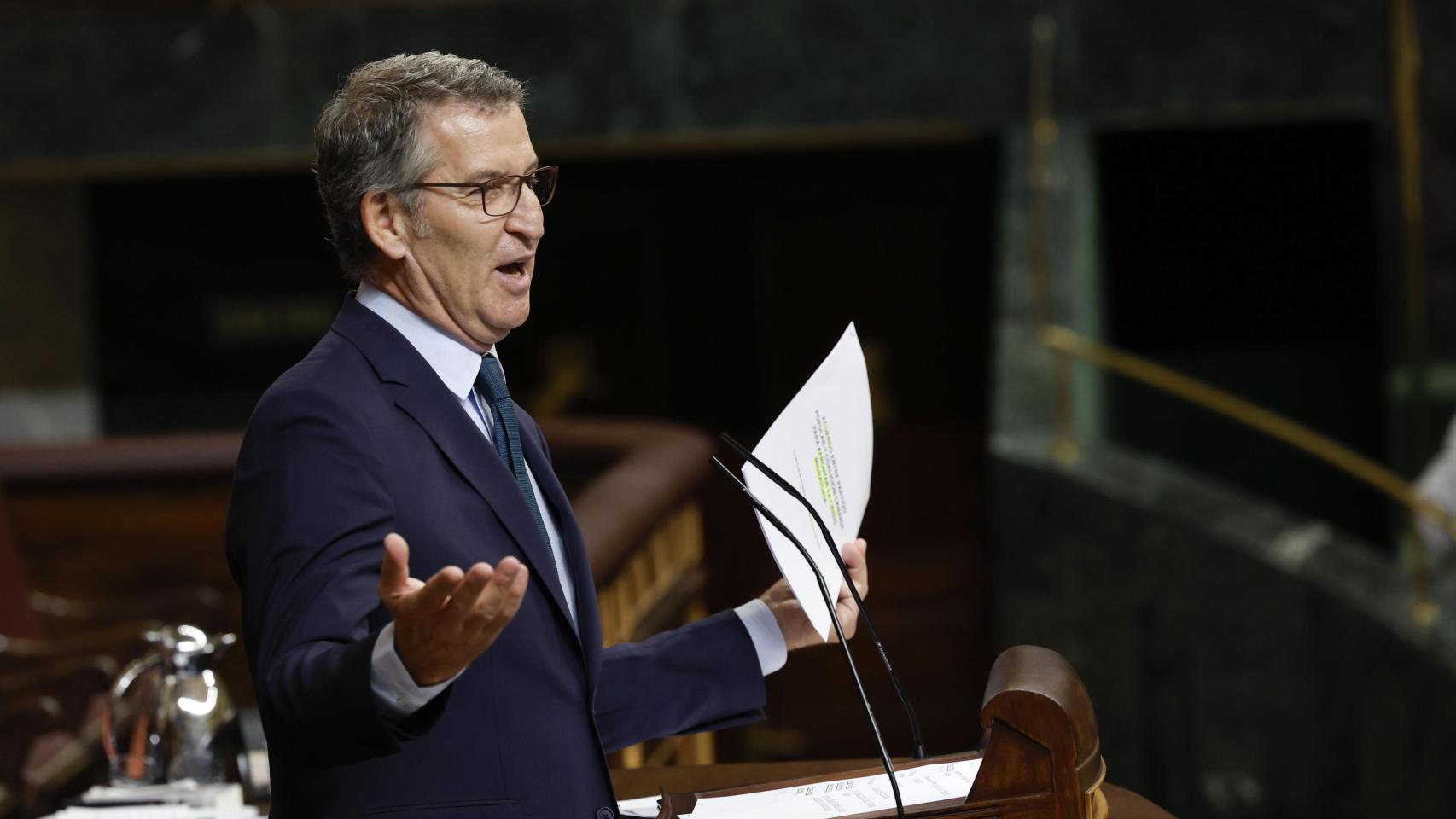 El presidente del PP, Alberto Núñez Feijóo, durante su intervención de este miércoles en el Congreso