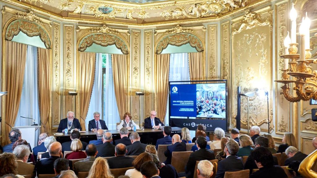 La jornada celebrada en Casa de América, con Carmen Iglesias presidiendo la mesa.