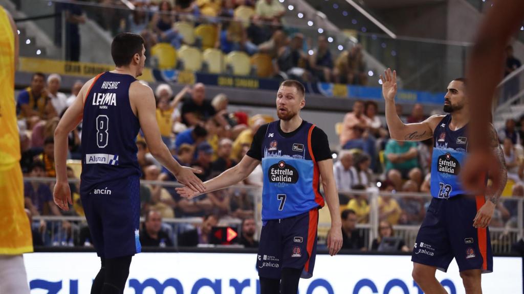 Jugadores del Basquet Coruña durante el duelo contra Gran Canaria