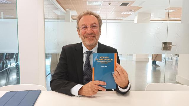 Nuno Crato, exministro de Educación de Portugal, durante la presentación de 'Apología del libro de texto'.