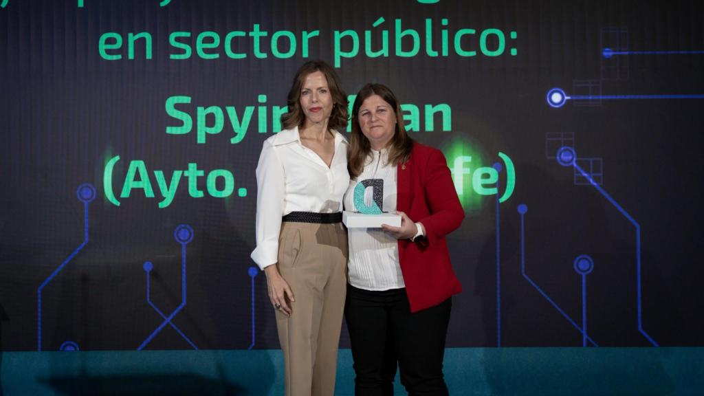 Rosa Pérez Alonso (GTT) y Elisabeth Melo (Getafe).