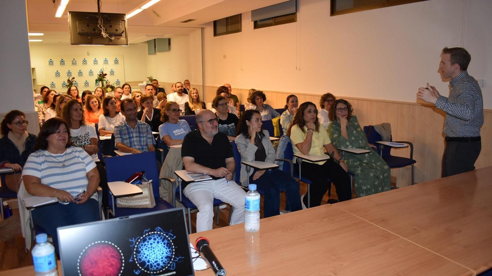 El Colegio de Enfermería de Toledo acoge un taller de Inteligencia Artificial