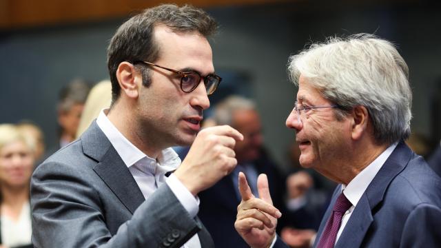 Carlos Cuerpo, ministro de Economía, y Paolo Gentiloni, comisario europeo de Economía.