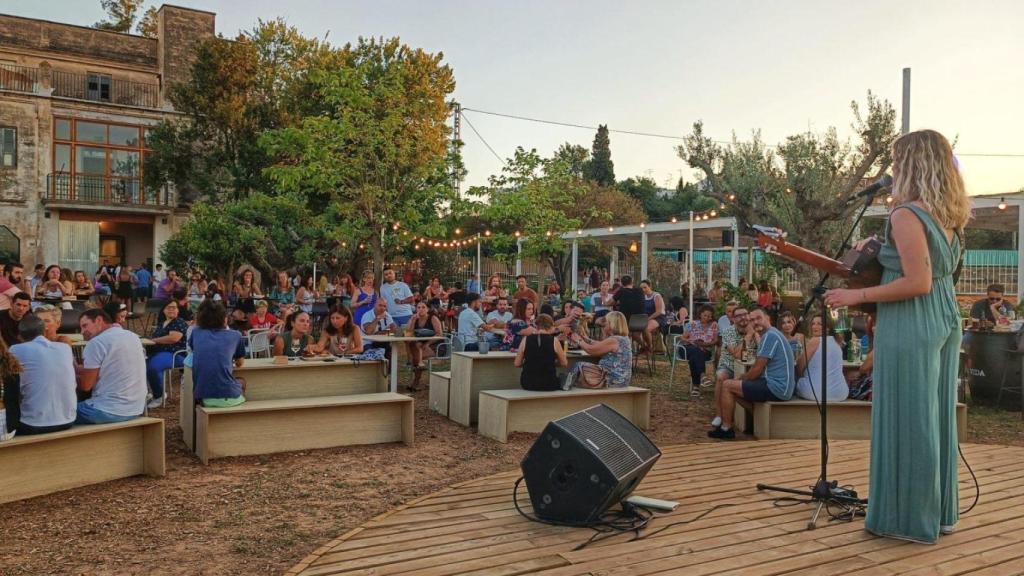 Música en directo en el jardín cultural de Villa Indiano