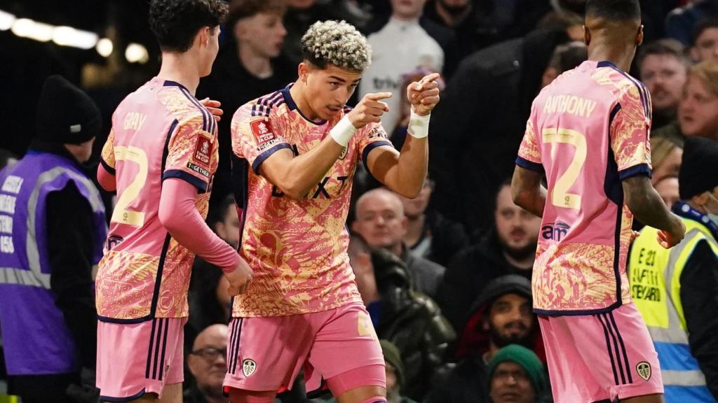 Mateo Joseph celebra un gol con el Leeds.