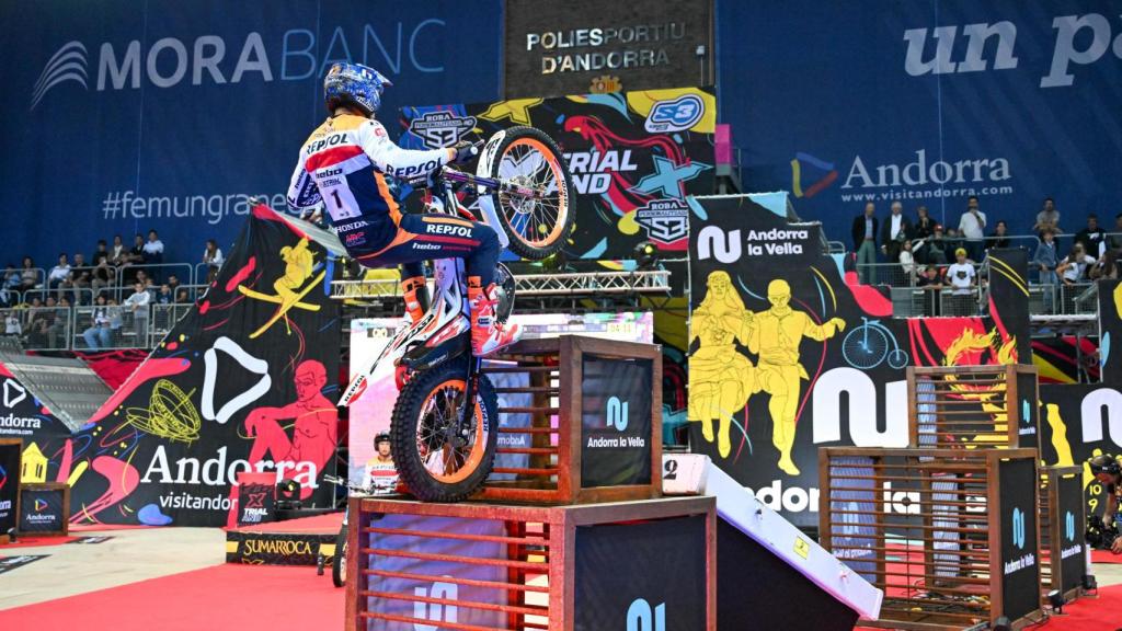 Toni Bou compitiendo en Andorra en el Mundial de X-Trial 2024.