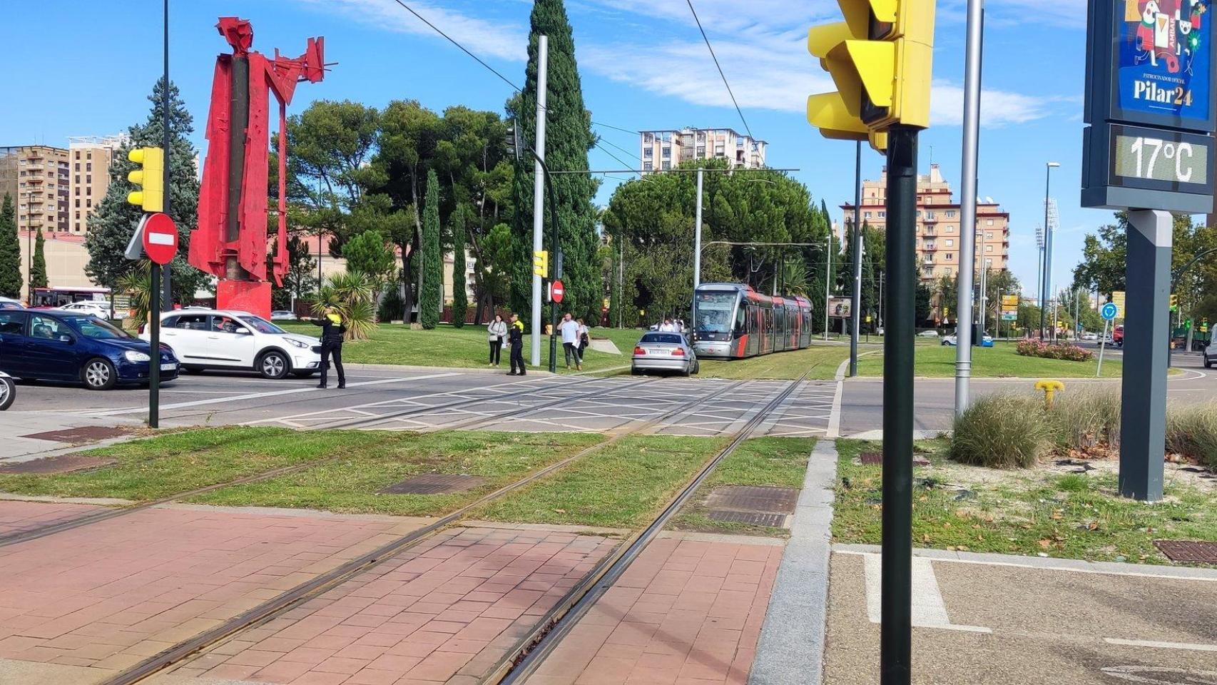 Accidente entre un coche y un Tranvía en Zaragoza