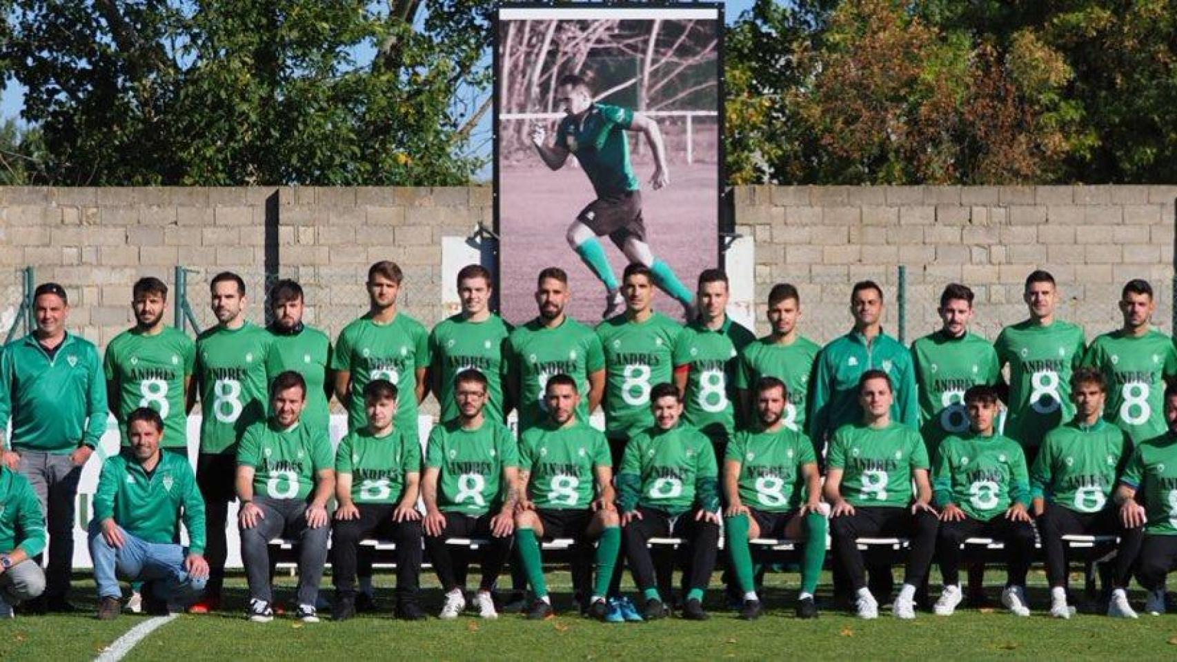 Los jugadores del CD Villamuriel