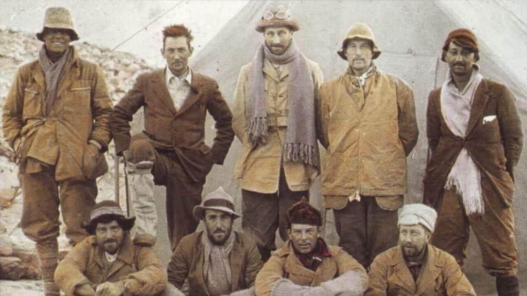 La expedición de Andrew Irvine, durante el ascenso al Everest en 1924.