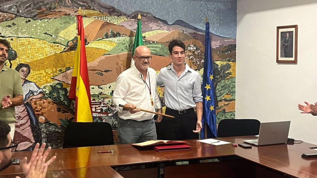 Momento de la toma de posesión del nuevo alcalde, Pedro Hernández.