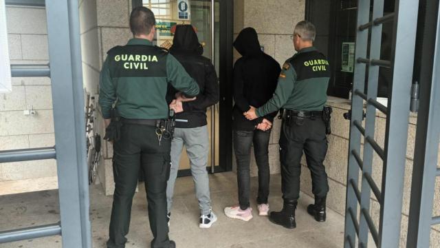 Los dos detenidos en A Coruña en la operación Salvayas.