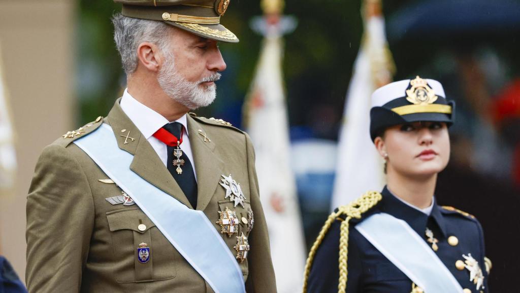 Felipe VI y Leonor en el momento de la ofrenda a los militares caídos.