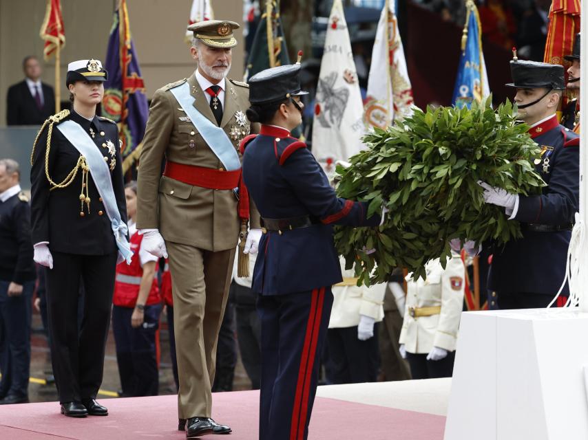 La Princesa y el Rey durante la ofrenda floral.