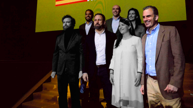 Fila superior, de izquierda a derecha: Garriga, Buxadé y Monasterio. Fila inferior, de izquierda a derecha: Espinosa, Abascal, Olona y Ortega Smith.