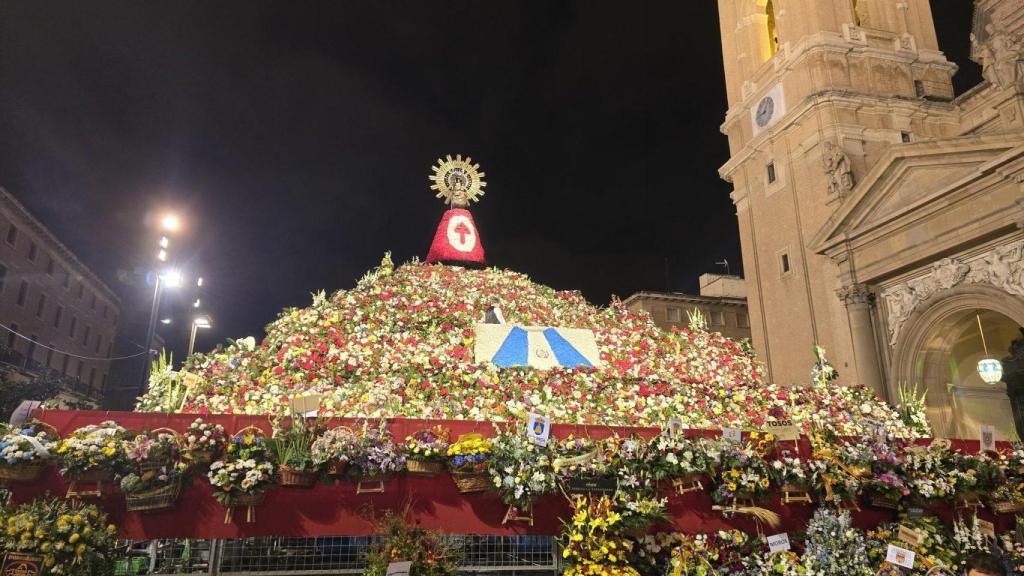 La estructura de la Virgen, tras la Ofrenda.