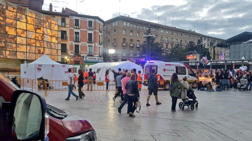 Dispositivo de Cruz Roja en el entorno de la plaza del Pilar.