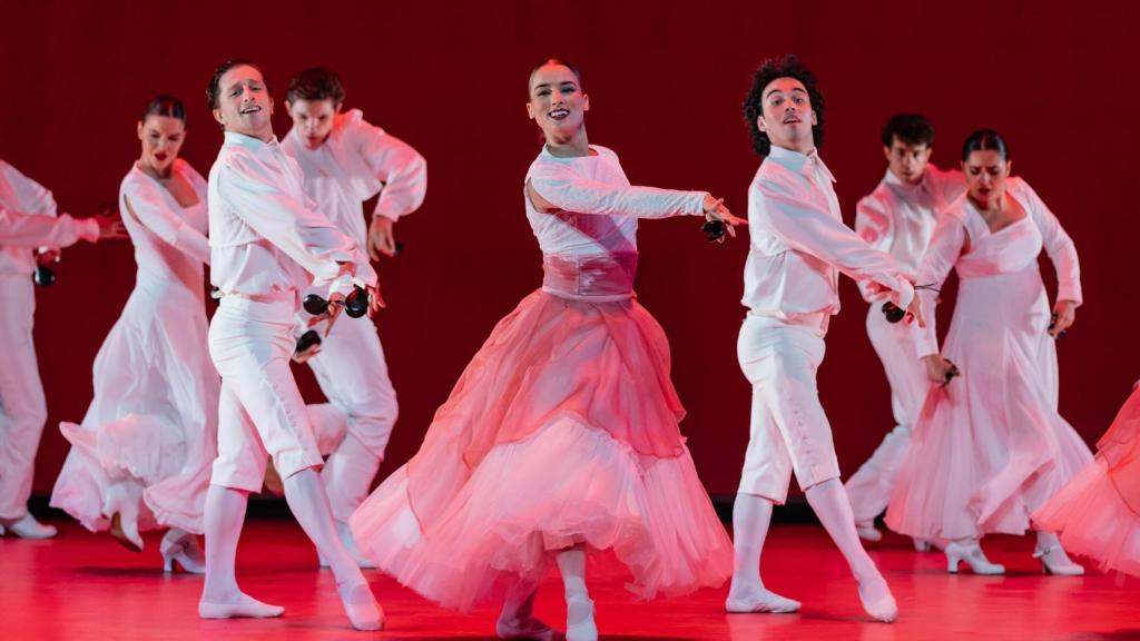 El Ballet Español de la Comunidad de Madrid en un momento del espectáculo. Foto: Ana Yñañez