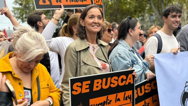 Reyes Maroto, portavoz socialista en el Ayuntamiento de Madrid, durante la manifestación.