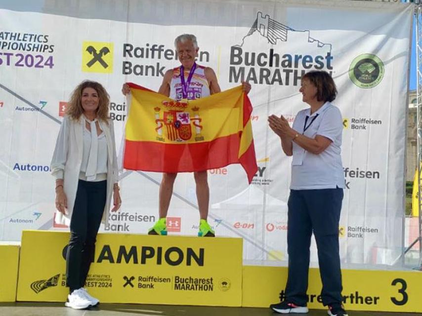 El atleta toledano Juan López subió a lo más alto de podio en Bucarest.