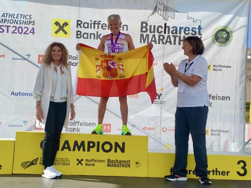 El atleta toledano Juan López subió a lo más alto de podio en Bucarest.