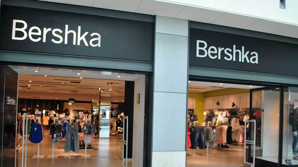 Fachada de Bershka.