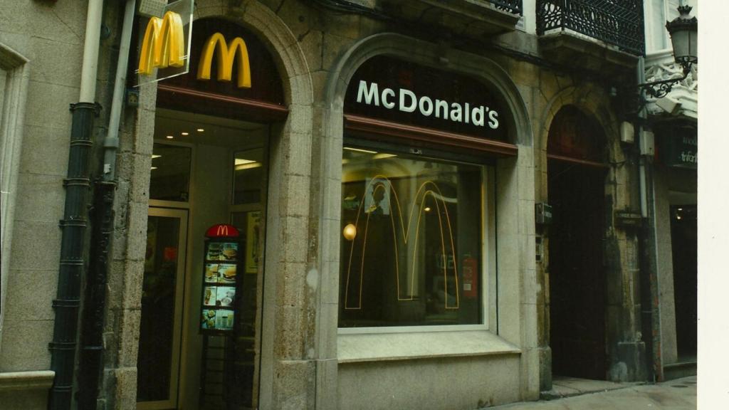 El primer McDonald's de A Coruña estuvo en la Calle Real.