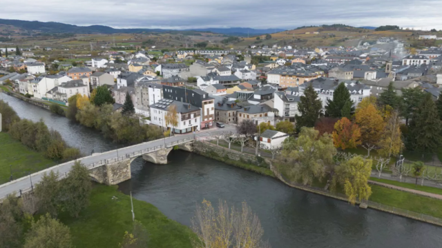 Una panorámica de Cacabelos (León)