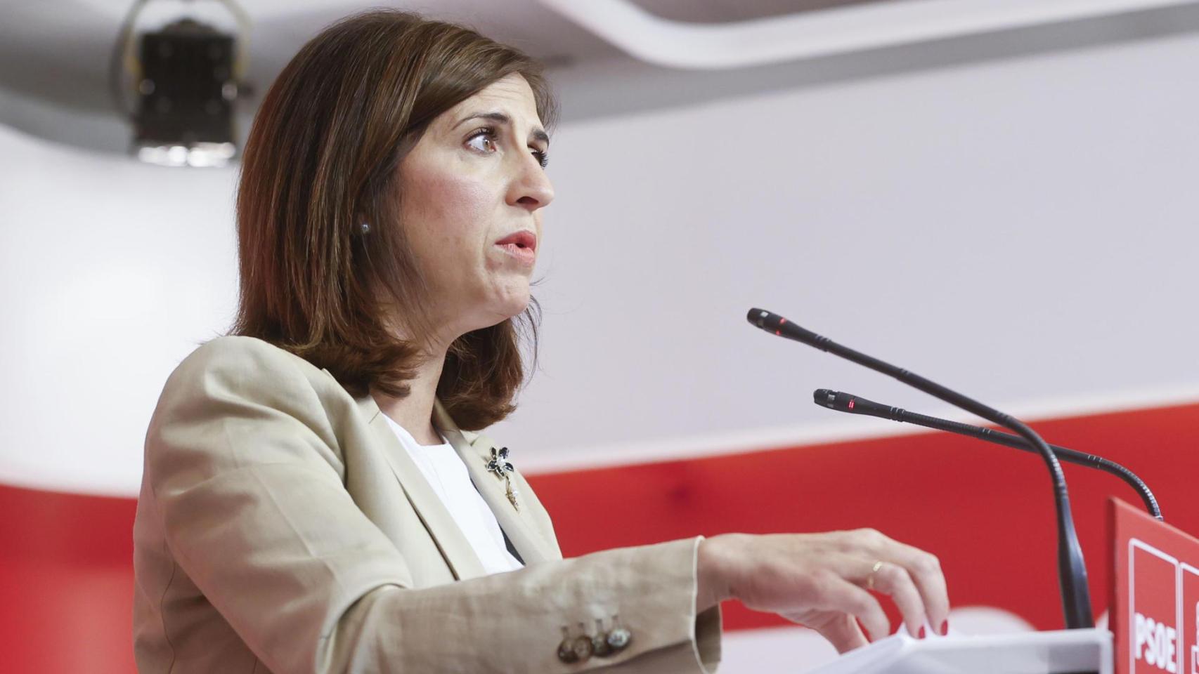 El PSOE rescata la foto de Feijóo con Marcial Dorado para defenderse