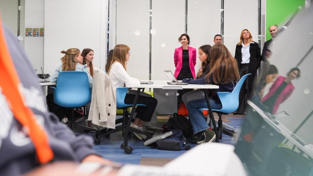 La presidenta de la Comunidad de Madrid, Isabel Díaz Ayuso, durante la presentación del nuevo programa de formación.