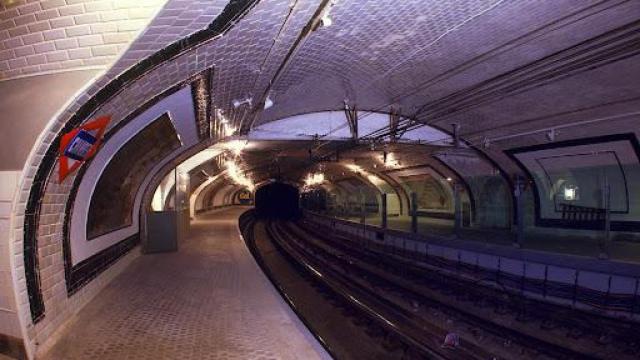 Imagen de una de las estaciones de Metro de Madrid abandonadas.