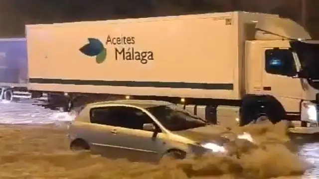 Vídeo de la gran balsa de agua que la tormenta ha dejado en Estepona.