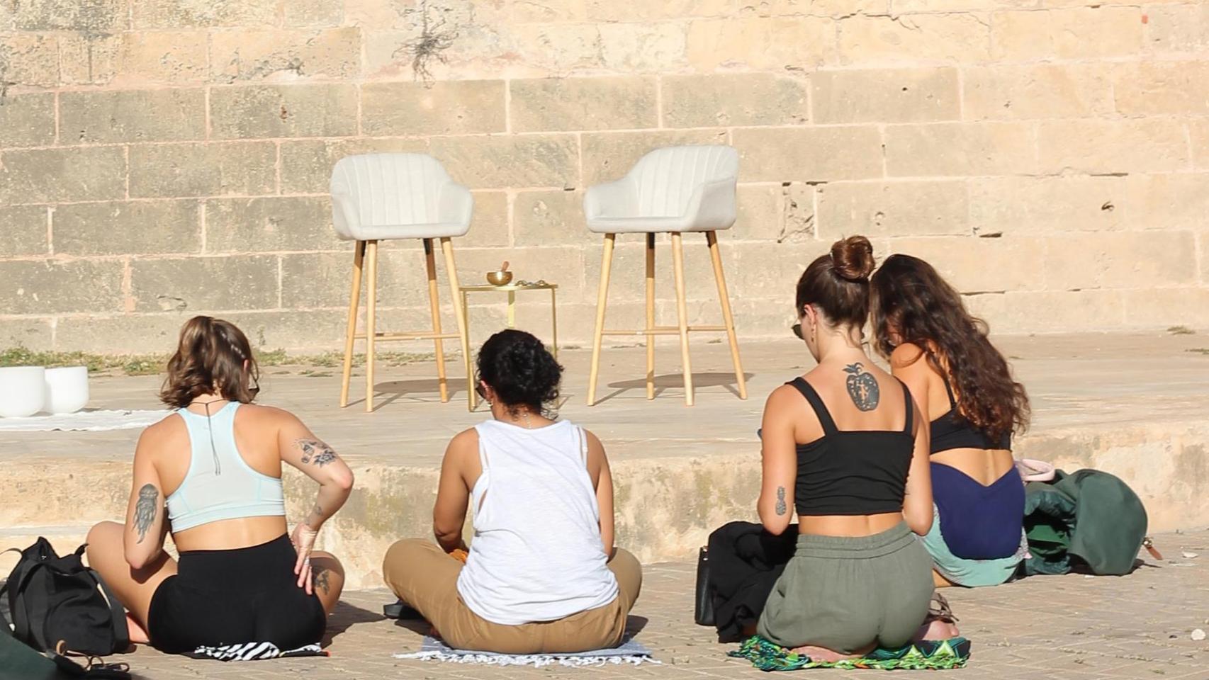 Meditación por la paz, en Palma de Mallorca, por el doctor Deepak Chopra