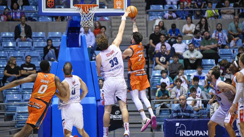 Jake Stephens durante un partido con el Monbus Obradoiro.